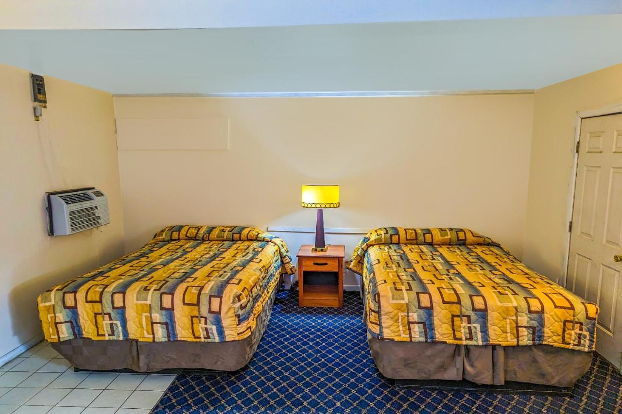 Economy Inn Кингсвилл Экстерьер фото
